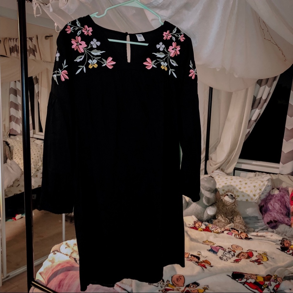 NWOT Old Navy Embroidered Black Dress w/ Sleeves